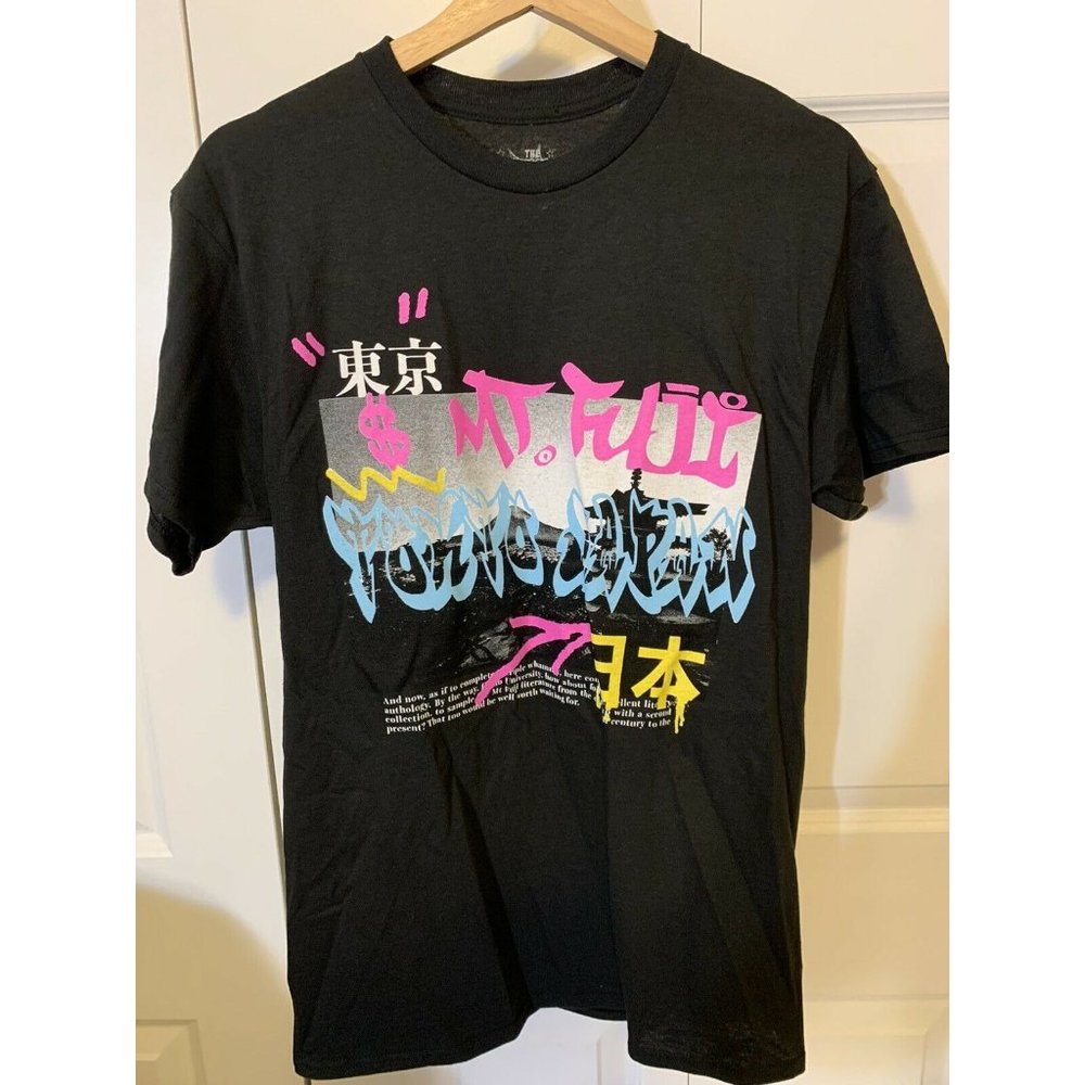 The Young & Wild Mt. Fuji Men’s Sz M T Shirt Black - Picture 6 of 7